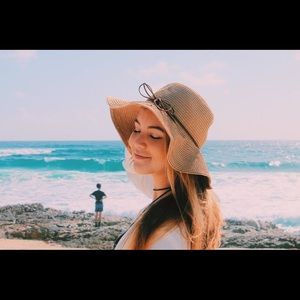 Beach/pool hat